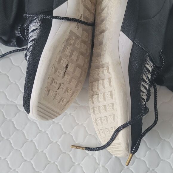 Nike Womens Roshe Two Hi Flyknit Boot Sneakers Shoes Size 9 Black white - Picture 13 of 14